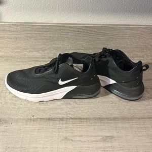 Women’s nike air max motion 2